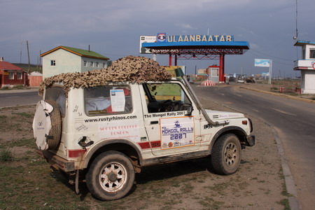 Car arriving in Ulaan Bataar